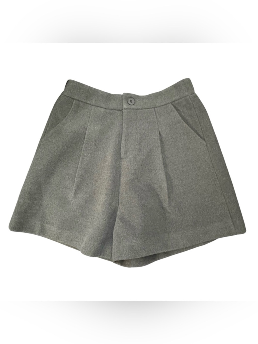 Kiss High-Waist Gray Pleated Shorts